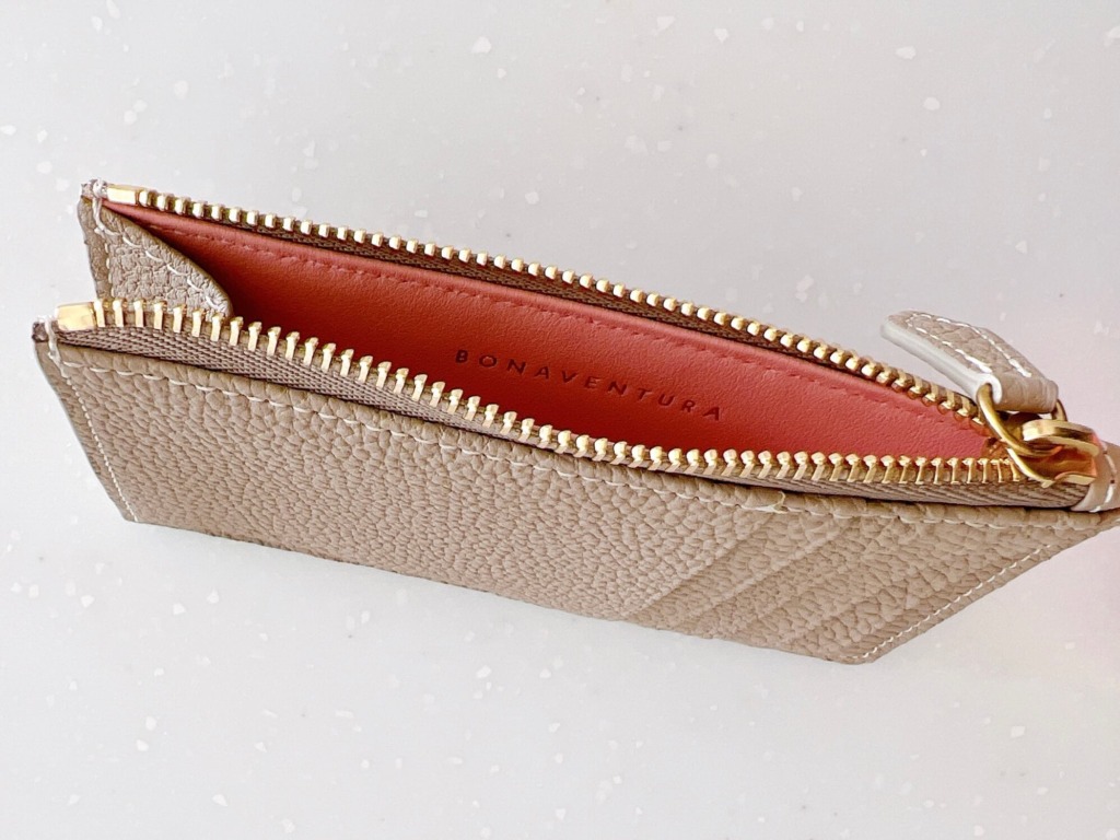 ボナベンチュラのミニジップウォレットをレビュー：人気No.1薄型財布 