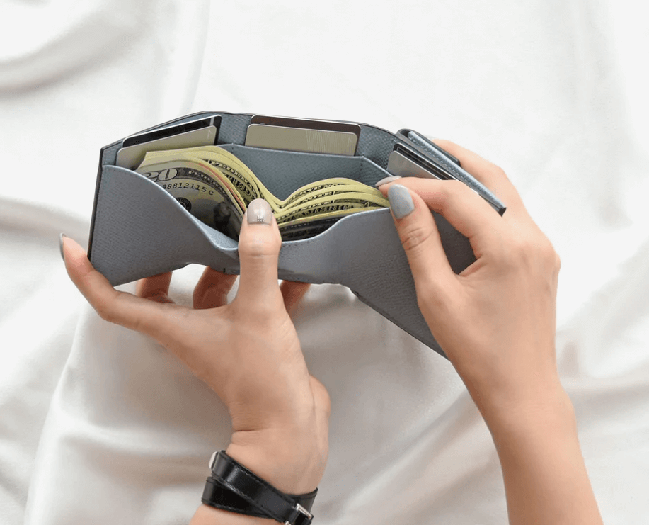 ボナベンチュラ30代女性三つ折り財布