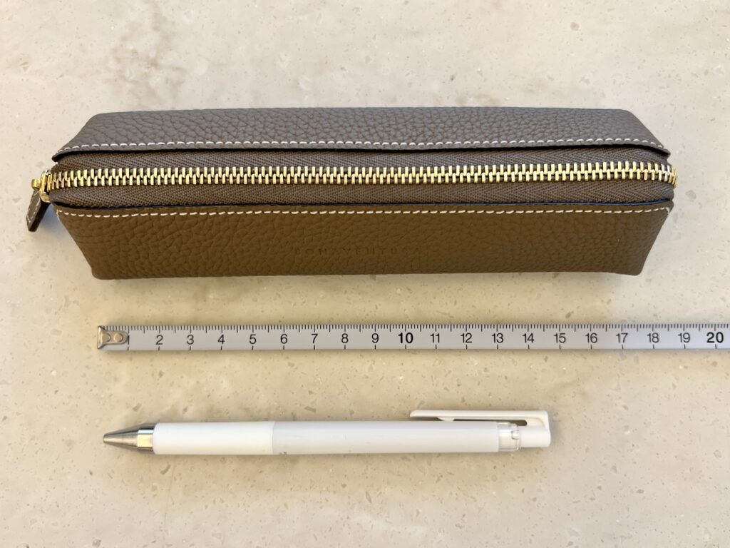 ボナベンチュラのペンケースの長さのサイズとペン比較