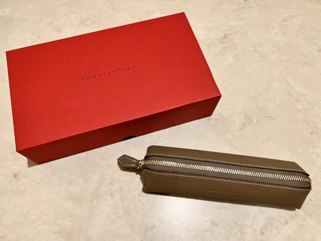 ボナベンチュラのペンケースの箱とペンケース