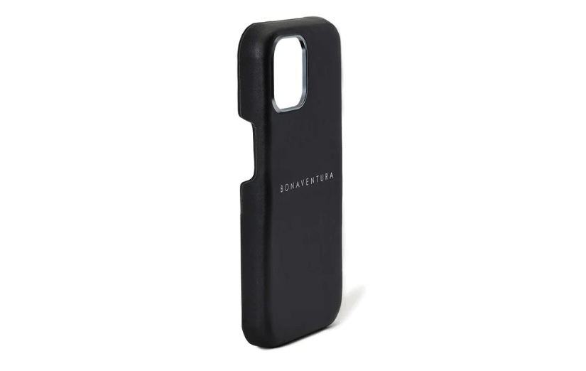 ボナベンチュラのiPhone15 Pro Maxバックカバーケース のスムースレザーの表斜め横から見た様子
